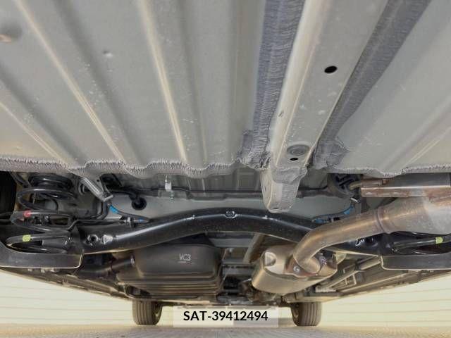 Toyota VOXY 2023-10 289294-19