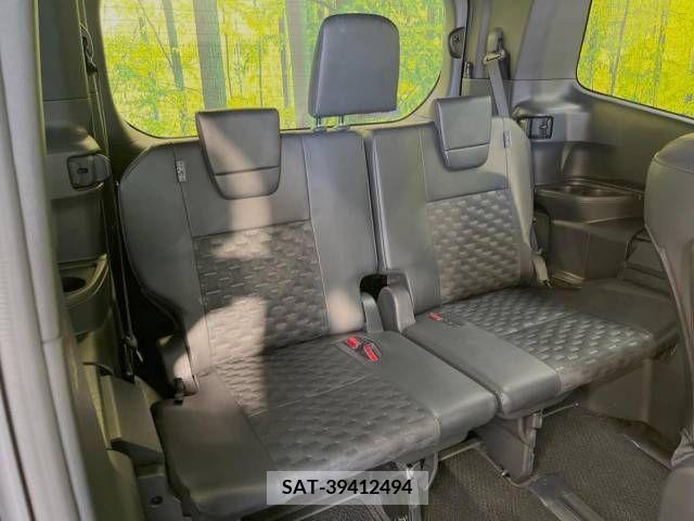 Toyota VOXY 2023-10 289294-10