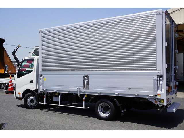 Hino DUTRO 2022-10 3107-6