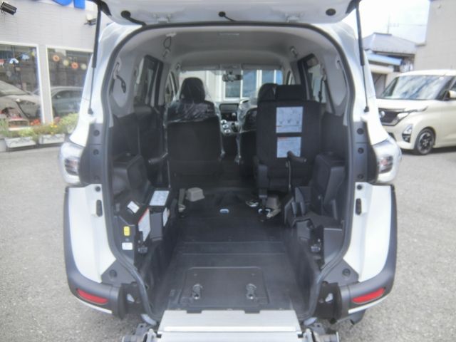 Toyota SIENTA 2017-06 5233-9