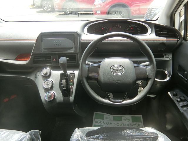 Toyota SIENTA 2017-06 5233-3
