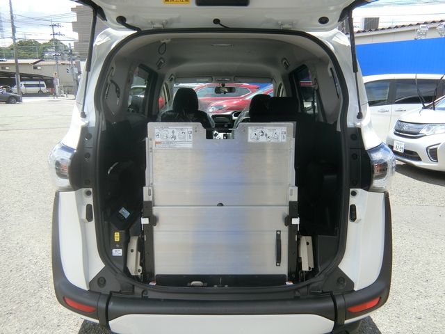 Toyota SIENTA 2017-06 5233-10