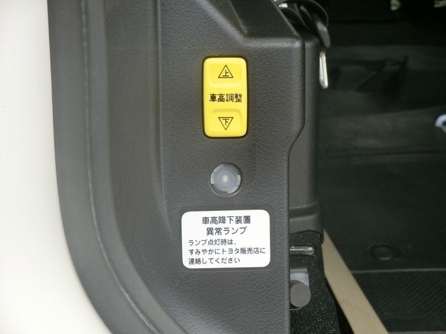 Toyota SIENTA 2017-06 5233-5