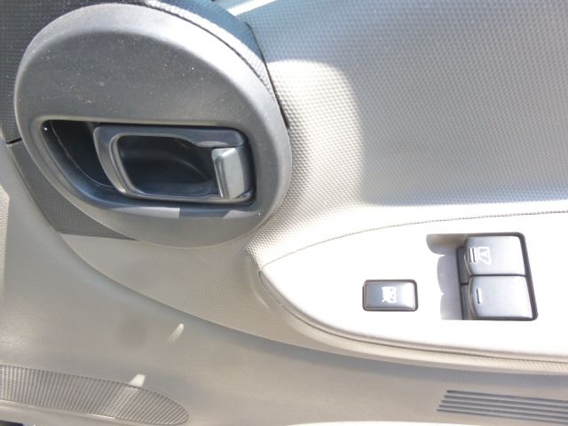 Nissan ATLAS 2009-10 7713-16