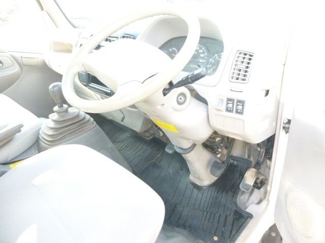 Nissan ATLAS 2009-10 7713-27