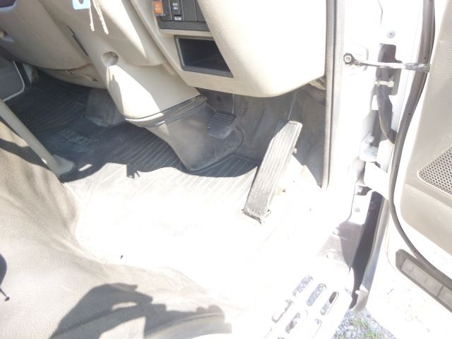 Nissan ATLAS 2009-10 7713-28