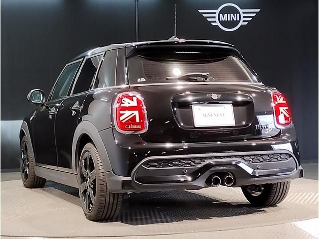 Bmw MINI 2022-01 23974-6