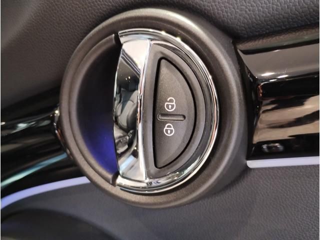 Bmw MINI 2022-01 23974-25