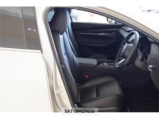 Mazda MAZDA3 2022-10 301069-14
