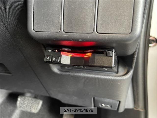 Toyota AQUA 2017-03 260453-19
