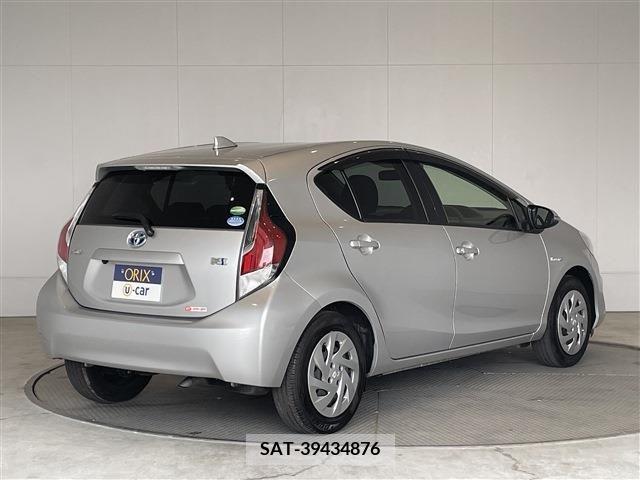 Toyota AQUA 2017-03 260453-1