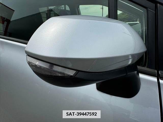 Toyota SIENTA 2017-06 338016-29
