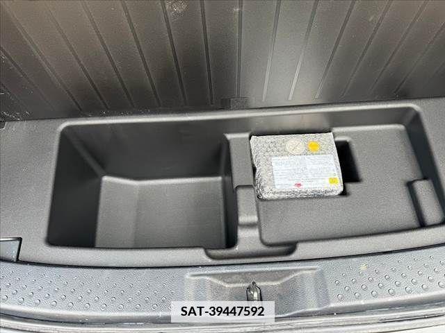 Toyota SIENTA 2017-06 338016-28