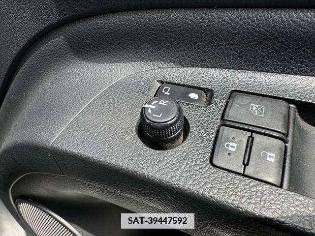Toyota SIENTA 2017-06 338016-27