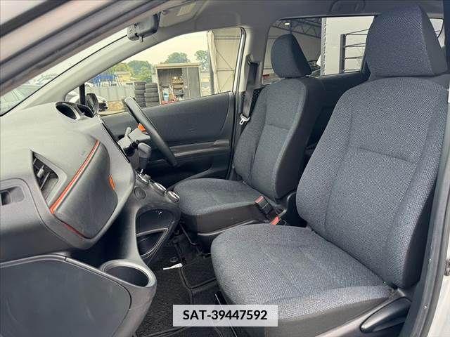 Toyota SIENTA 2017-06 338016-16