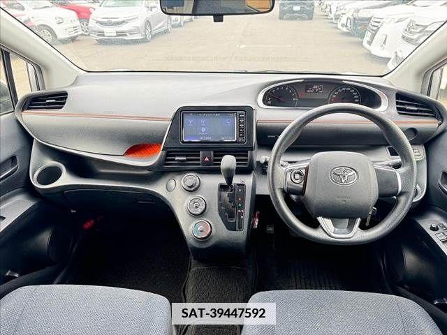 Toyota SIENTA 2017-06 338016-1