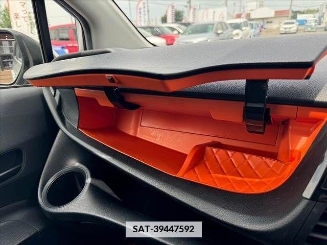 Toyota SIENTA 2017-06 338016-25