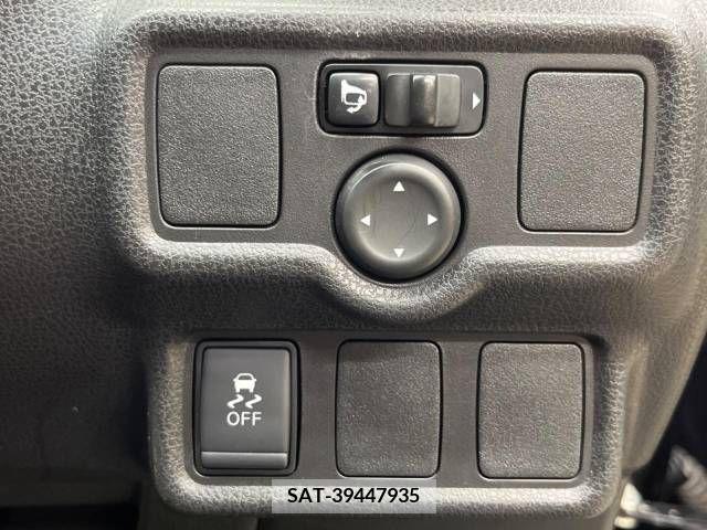 Nissan NOTE 2019-04 279985-7