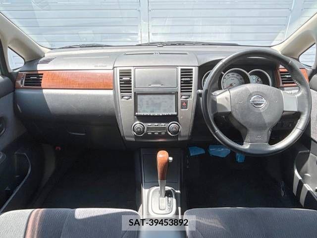 Nissan LATIO 2008-07 349548-1