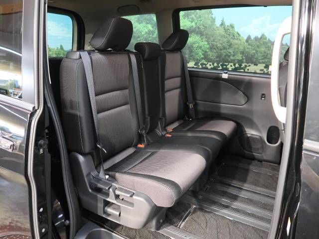 Nissan SERENA 2017-07 188972-11