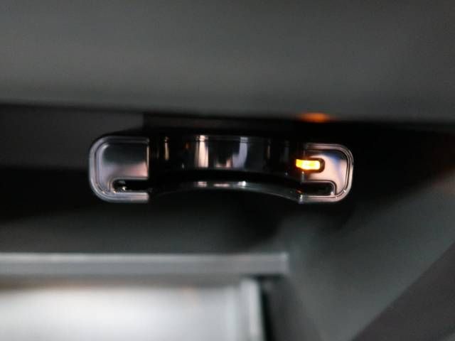 Nissan SERENA 2017-07 188972-8