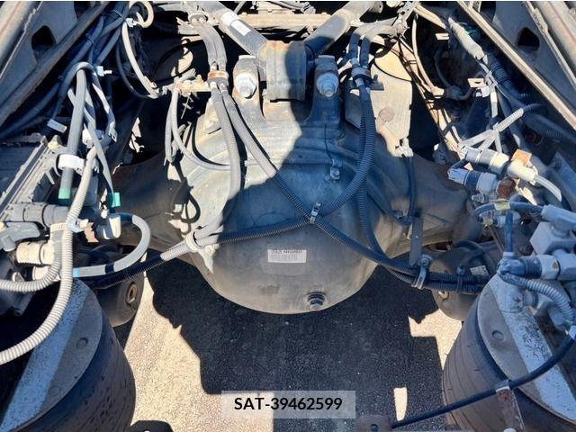 Isuzu GIGA 2011-09 302526-23
