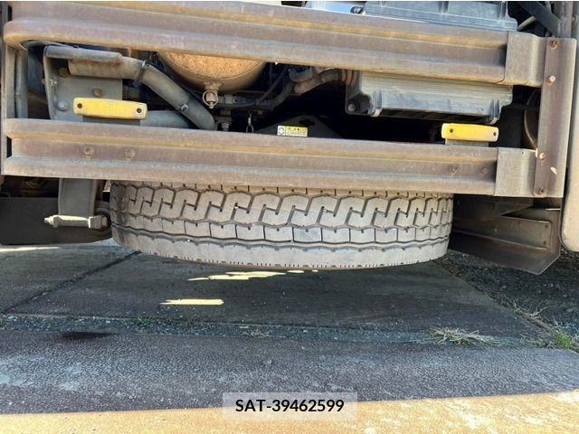 Isuzu GIGA 2011-09 302526-15