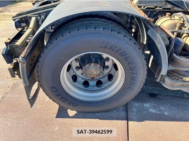 Isuzu GIGA 2011-09 302526-19