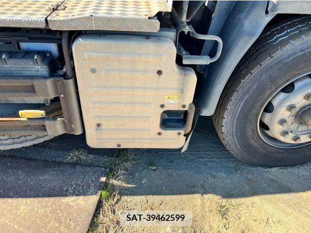 Isuzu GIGA 2011-09 302526-14