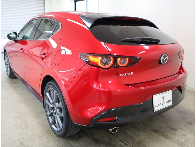 Mazda MAZDA3 2019-08 10527-26