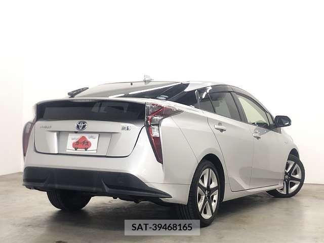 Toyota PRIUS 2016-02 212647-2
