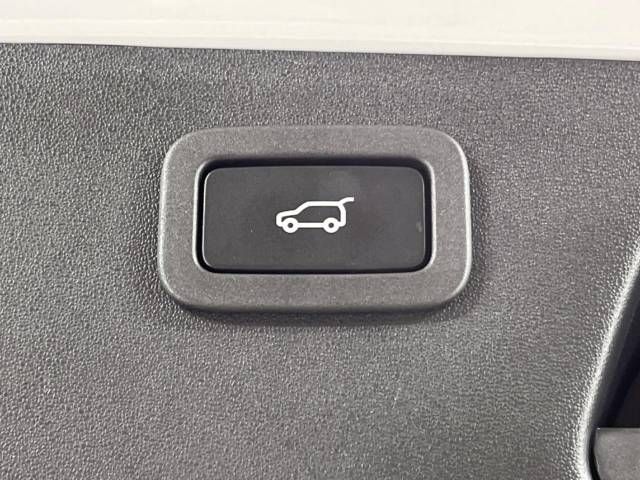 Jaguar E-PACE 2021-02 25119-12