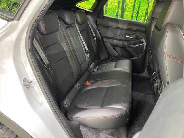 Jaguar E-PACE 2021-02 25119-15
