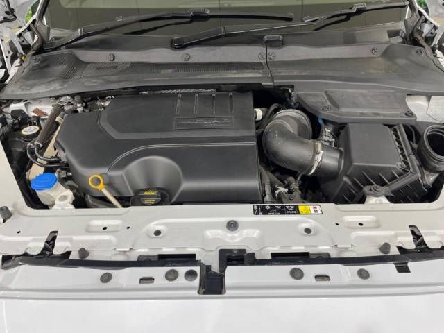 Jaguar E-PACE 2021-02 25119-17
