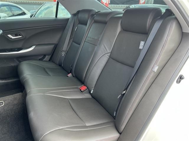 Toyota CROWN SEDAN 2012-03 7010-19