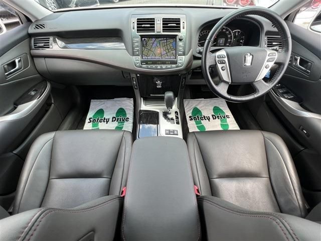 Toyota CROWN SEDAN 2012-03 7010-10