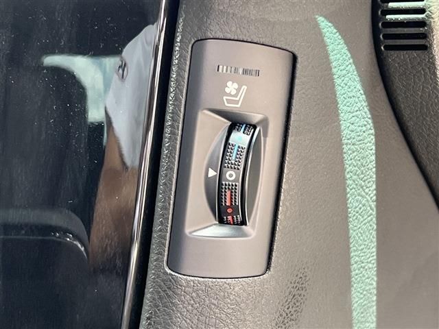 Toyota CROWN SEDAN 2012-03 7010-16