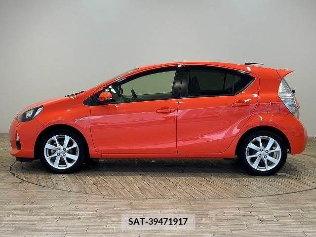 Toyota AQUA 2013-07 221476-16