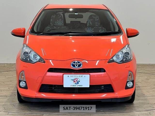 Toyota AQUA 2013-07 221476-11