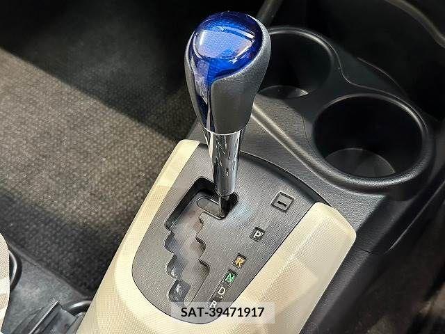 Toyota AQUA 2013-07 221476-5