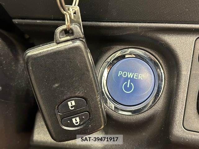 Toyota AQUA 2013-07 221476-4