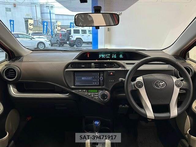 Toyota AQUA 2013-07 221476-1