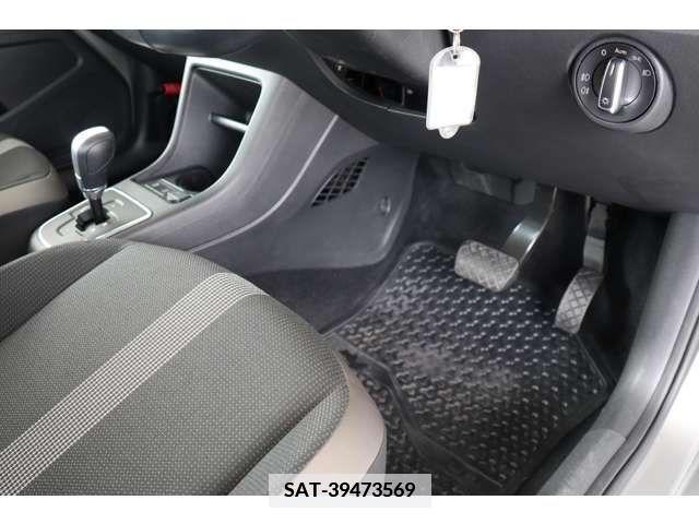 VolksWagen UP! 2018-09 375352-21
