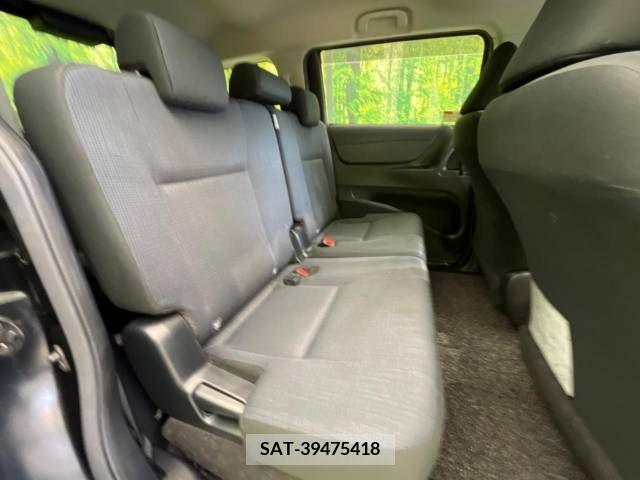 Toyota SIENTA 2016-10 298361-8