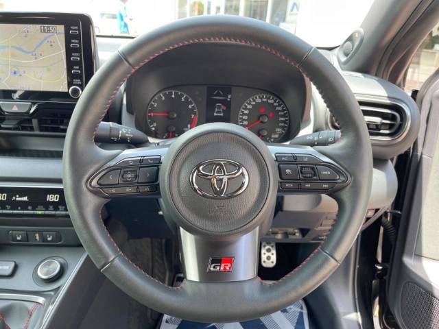 Toyota YARIS 2020-12 26716-11