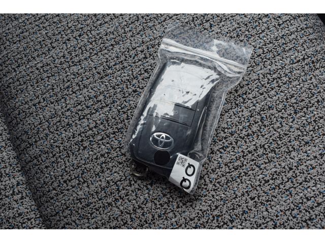 Toyota YARIS CROSS 2023-06 6858-19