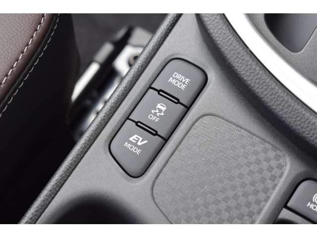Toyota YARIS CROSS 2023-06 6858-16