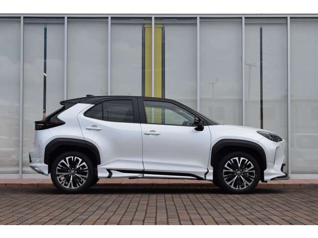 Toyota YARIS CROSS 2023-06 6858-3