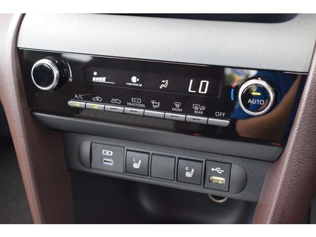 Toyota YARIS CROSS 2023-06 6858-13