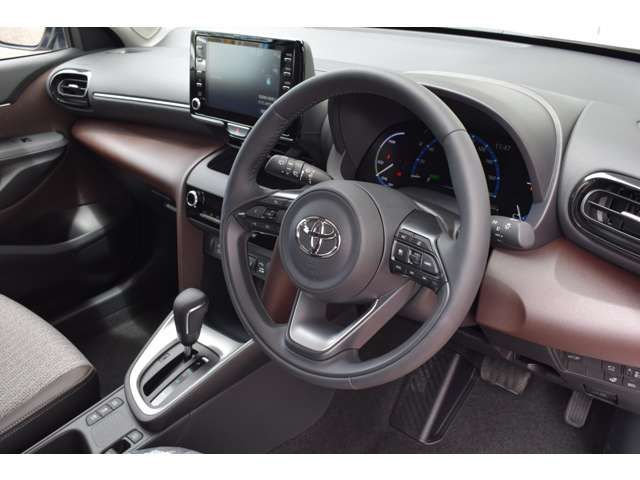 Toyota YARIS CROSS 2023-06 6858-12